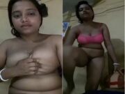 Bhabhi Shows Her Boobs and Pussy